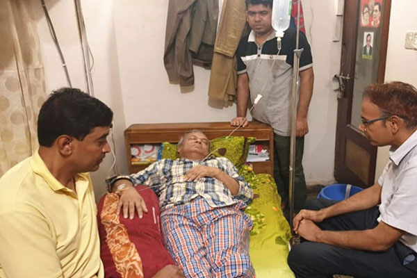 দলীয় কার্যালয়ে স্যালাইন দিয়ে রাখা হয়েছে রিজভীকে