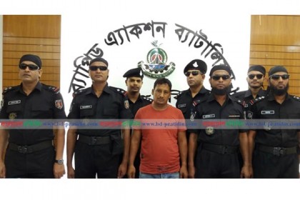ভারতে পাচারকালে নারী উদ্ধার, আটক পাচারকারী