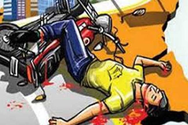 বিরলে ট্রাকের চাকায় পিষ্ট হয়ে মোটরসাইকেল চালক নিহত