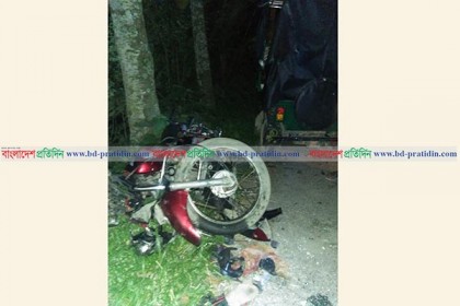 তাড়াইলে মোটরসাইকেলের সাথে সংঘর্ষে অটো যাত্রী নিহত