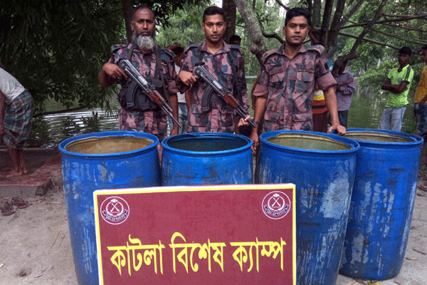 বিরামপুর সীমান্তে দুই লক্ষ শিং মাছের পোনা জব্দ 

