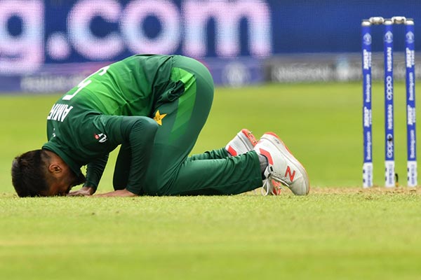 ৫ উইকেট নিয়ে নতুন মাইলফলকে আমির!