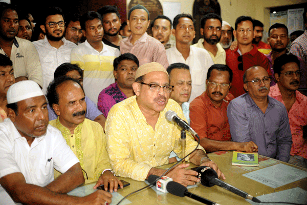 'প্রশাসনের সাথে যুদ্ধ করব না'

