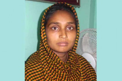 লাশ দাফনের একদিন পর জানা গেল গোলাপি জীবিত!