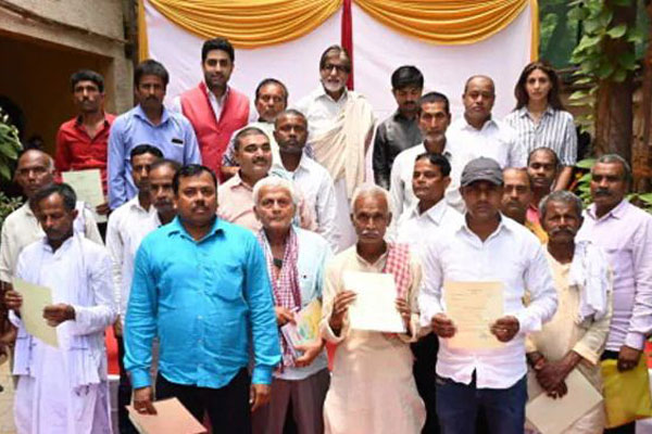 ২১০০ কৃষকের ঋণ পরিশোধ করেছেন অমিতাভ