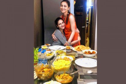 
মিমির বাড়িতে নুসরাতের আইবুড়ো ভাত