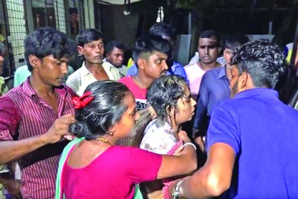হাত-মুখ চেপে ধরেই কলেজছাত্রীর গায়ে আগুনের দেয়ার ঘটনায় মামলা
