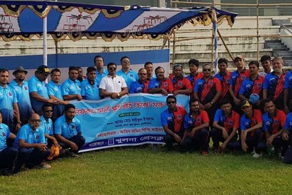 খুলনায় সাংবাদিকদের প্রীতি ক্রিকেট ম্যাচ অনুষ্ঠিত