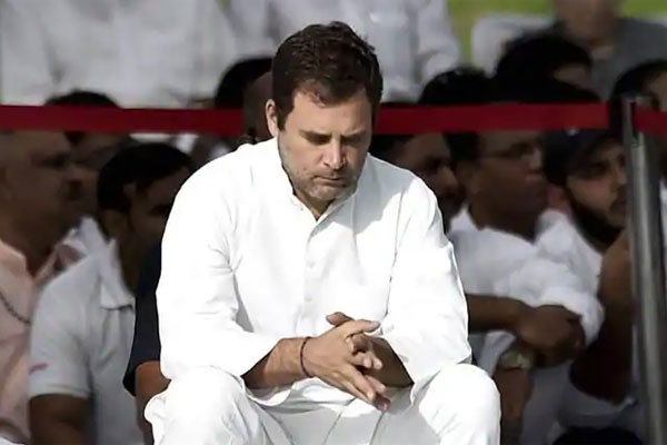'শক্তিশালী' হতে রাহুলকে বিয়ের পরামর্শ