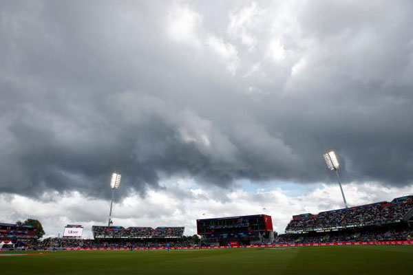 বৃষ্টির কারণে আরও কঠিন লক্ষ্যের সামনে পাকিস্তান