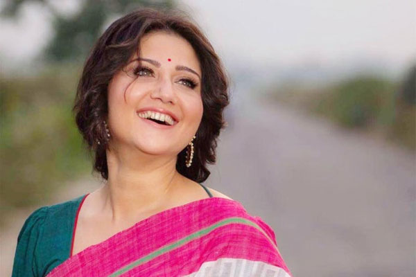 যে কারণে নিজেকেই শুভেচ্ছা জানালেন স্বস্তিকা
