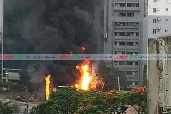 কল‌্যাণপুরে পেট্রোল পাম্পে আগুন