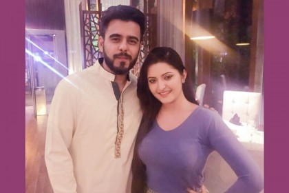 একটা টিভি অনুষ্ঠানে আমাদের প্রথম আলাপ
