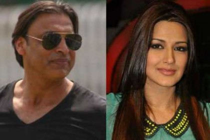 সোনালীর সঙ্গে প্রেমের গুজব উড়িয়ে কড়া বার্তা শোয়েব আখতারের