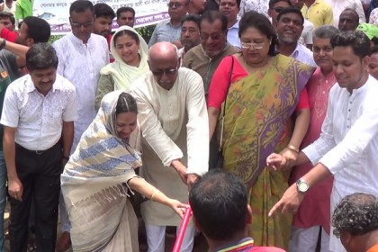 নেত্রকোনায় মুক্ত জলাশয়ে পোনা অবমুক্ত 