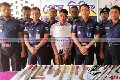 নাটোরে বিদেশি পিস্তলসহ গ্রেফতার ১
