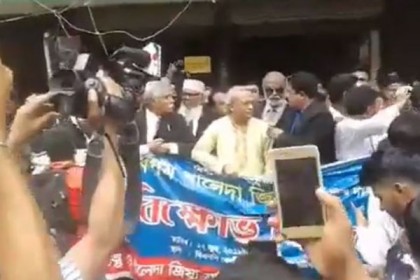 ছাত্রদলের তোপের মুখে ফিরে গেলেন রিজভী