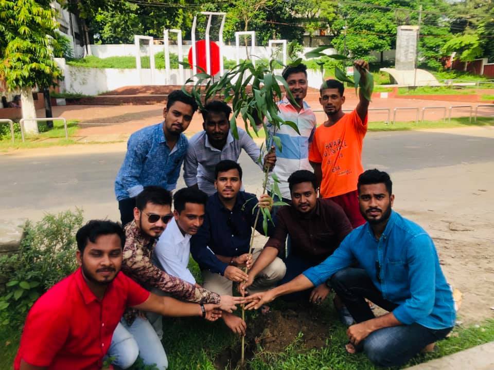 প্রধানমন্ত্রীর আহ্বানে কক্সবাজারে ছাত্রলীগের বৃক্ষরোপণ