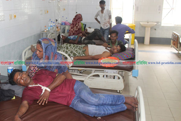 ট্রেন দুর্ঘটনায় নিহত চারজনের মধ্যে তিনজনের পরিচয় পাওয়া গেছে