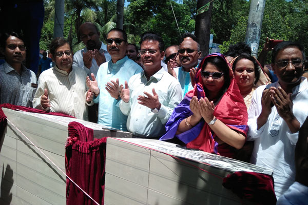 জেলা প্রশাসক কার্যালয়ে ‘বঙ্গবন্ধু চত্বর’-এর উদ্বোধন