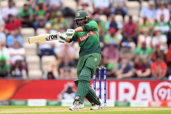 ব্যথা নিয়েই ব্যাট করছেন রিয়াদ