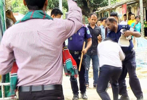 ঘুষ নেয়ার ভিডিও করায় সাংবাদিককে পেটাল পুলিশ, ৪ পুলিশ সদস্য ক্লোজড