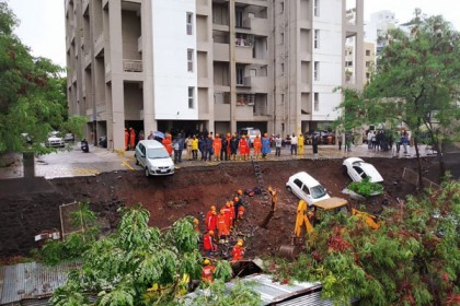 পার্কিং লট ধসে পুনেতে নিহত ১৫