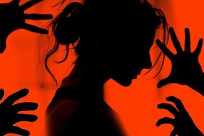 বোন মেধাবী হওয়ায় ধর্ষণ করল ৪ চাচাতো ভাই