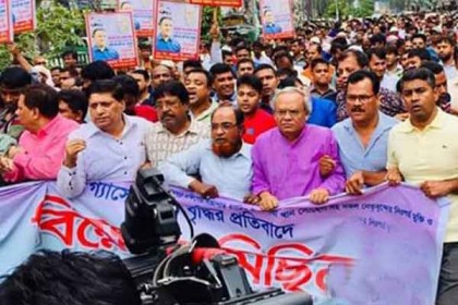জনগণের কাঁধে গ্যাসের মূল্যবৃদ্ধির ভারী বোঝা চাপানো হয়েছে : রিজভী 