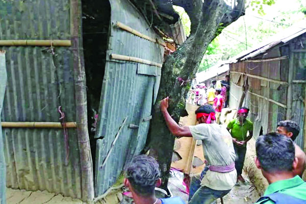 চট্টগ্রামে পাহাড় ও খালের অবৈধ স্থাপনা উচ্ছেদ