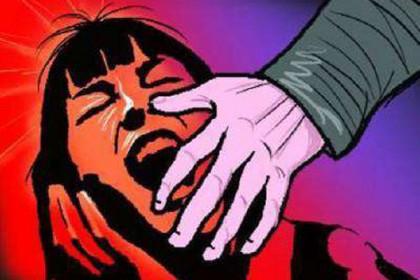 প্রেমে সাড়া না দেয়ায় স্কুলছাত্রীকে ধর্ষণচেষ্টা