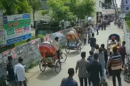 কলেজ থেকে রিফাতকে টেনে হিঁচড়ে বের করার ভিডিও ভাইরাল