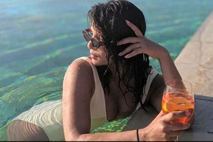 সাঁতারের পোশাকে প্রিয়াঙ্কার ছবি ভাইরাল