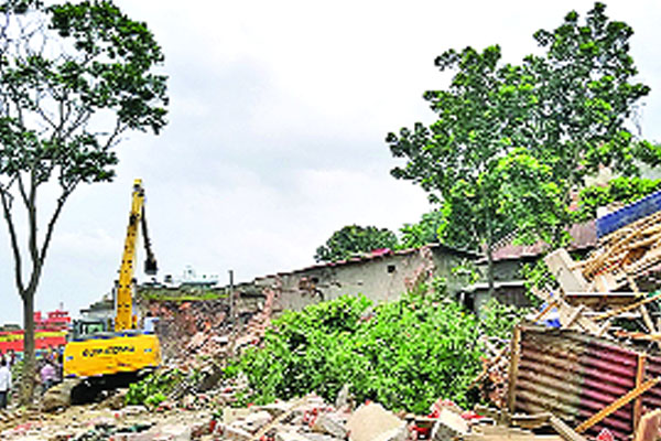 বুড়িগঙ্গা তীরের ১১৯ অবৈধ স্থাপনা উচ্ছেদ