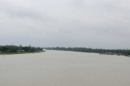 সিলেটে আতঙ্কের নাম সুরমা, মৃতপ্রায় নদী এখন ভয়ঙ্কর!