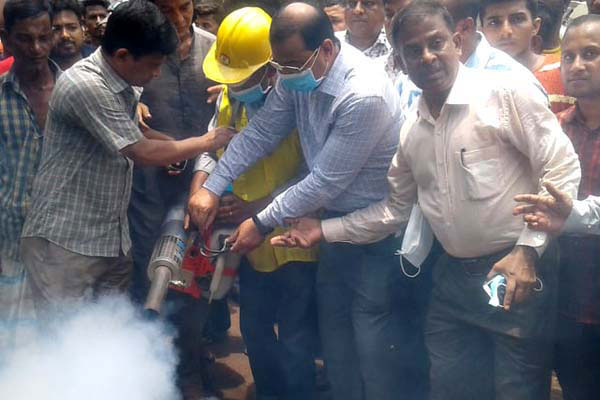 চট্টগ্রামে এডিস মশা নিয়ন্ত্রণে ‘ফগার মেশিন’  

