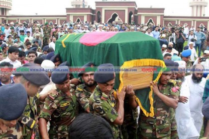 সংসদ এলাকায় এরশাদের মরদেহ