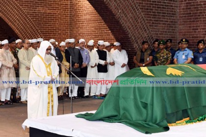 এরশাদের দ্বিতীয় জানাজা জাতীয় সংসদে অনুষ্ঠিত