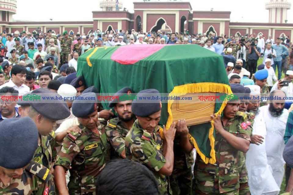 হেলিকপ্টারে রংপুর নেয়া হচ্ছে এরশাদের মরদেহ