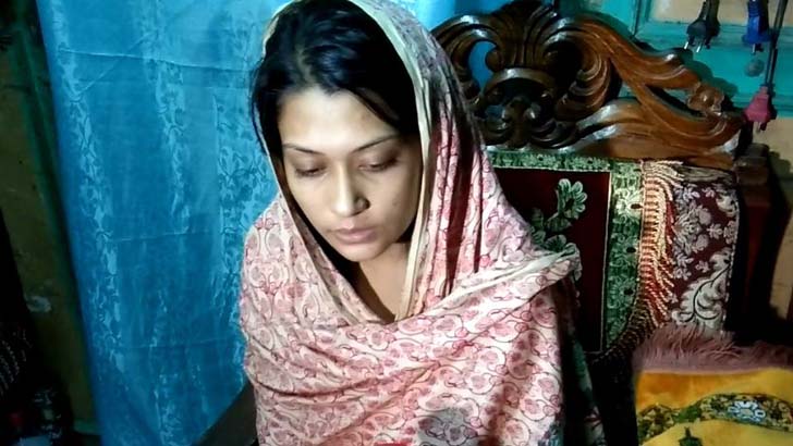 জিজ্ঞাসাবাদের জন্য বরগুনা পুলিশ লাইনে মিন্নি