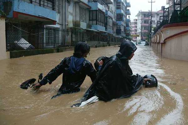 নেপালে ভয়াবহ বন্যা, মৃতের সংখ্যা বেড়ে ৯০