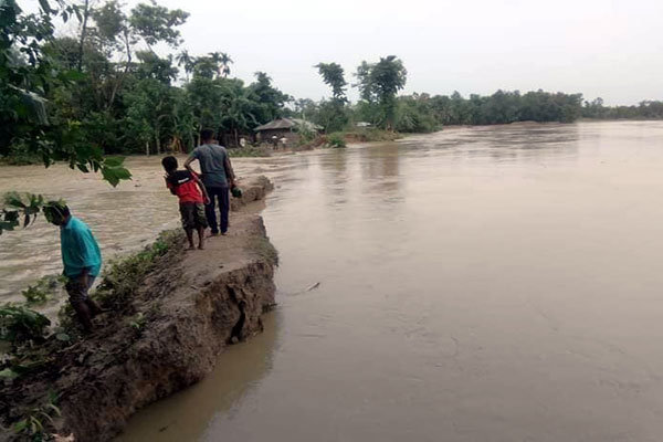 মৌলভীবাজারে নদ-নদীর পর হাওরের পানি বেড়ে গ্রামাঞ্চল প্লাবিত