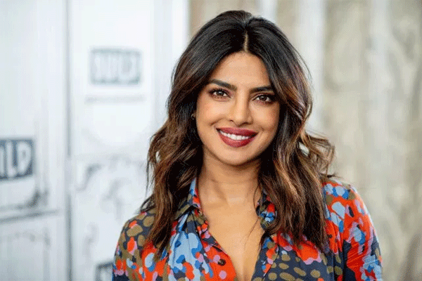 বলিউড থেকে হলিউড সফরের এক ঝলক প্রিয়াঙ্কার 