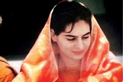 প্রিয়াঙ্কার টুইটে বিয়ের শাড়ি, অতঃপর...