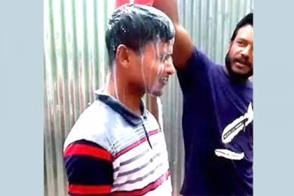 তালাক পাওয়ার খুশিতে ৩ মণ দুধে গোসল, ২০০ মানুষকে ভুরিভোজ!