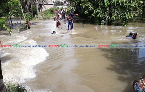 নওগাঁয় লক্ষাধিক মানুষ পানিবন্দি