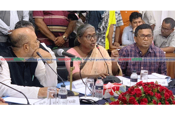 পানি কমতে শুরু করলেও গাইবান্ধায় বন্যার ভয়াবহতা কমেনি