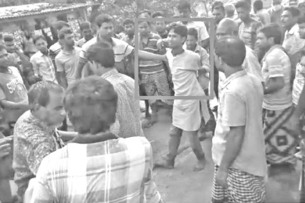 ছিনতাইয়ের অভিযোগে ছাত্রলীগ নেতাকে মারধর
