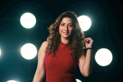 টিনা রাসেলের কণ্ঠে ব্যান্ড ওয়ারফেইজের গান