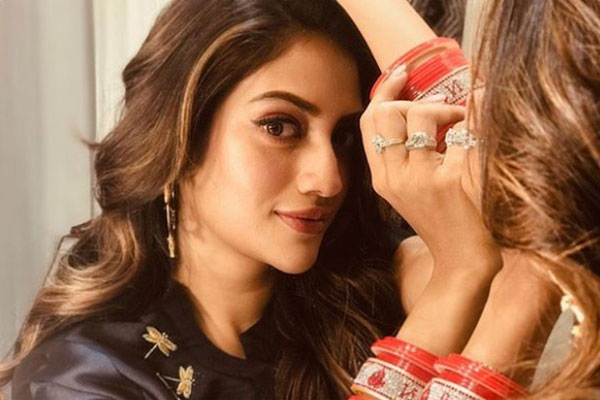 বিয়ের পর সুখবর দিলেন নুসরাত